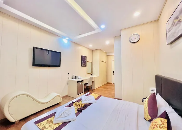 Truc Huyen Hotel