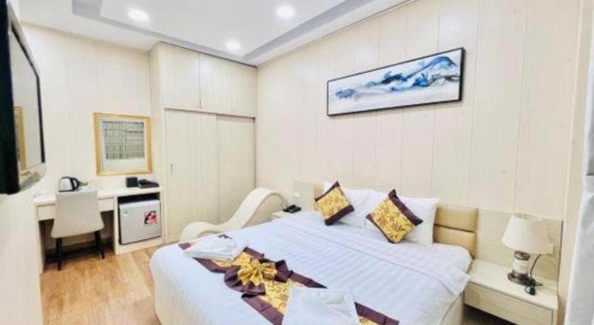 Truc Huyen Hotel 2*